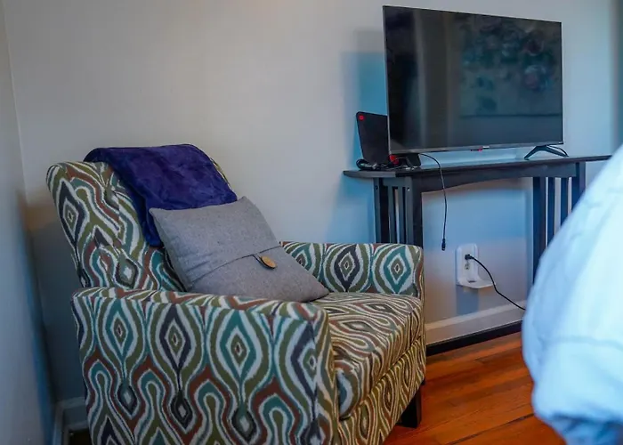 2br Retreat Close To Downtown & Park Habitación en casa particular Columbus