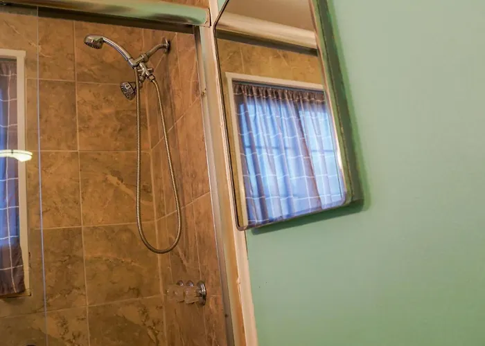 2br Retreat Close To Downtown & Park Habitación en casa particular
