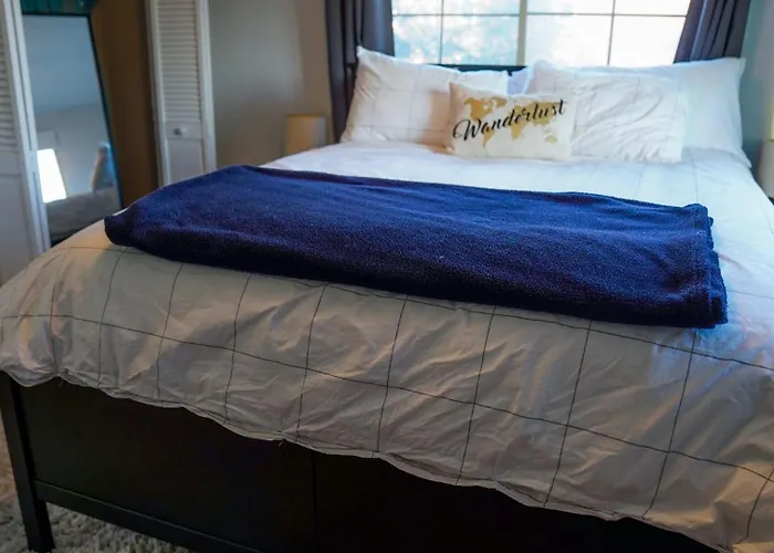 2br Retreat Close To Downtown & Park
