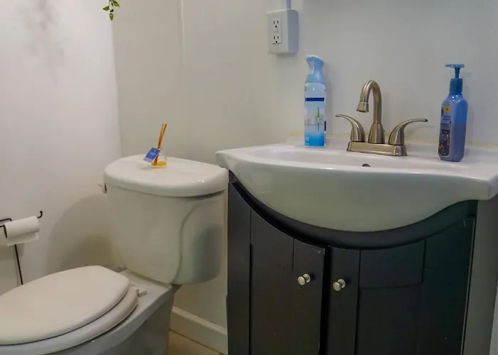 2br Retreat Close To Downtown & Park
